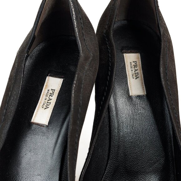 Prada AW/04 Sculptured Curves Black Leather Pumps - Picture 8 of 8